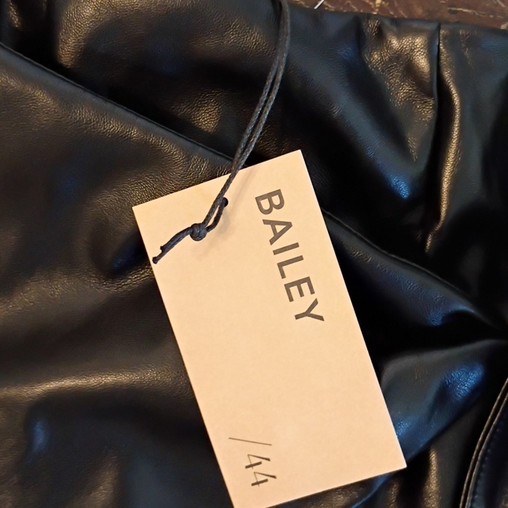 NWT Bailey 44 Sid Vegan Leather Skirt Nwt Size Medium - Picture 3 of 5